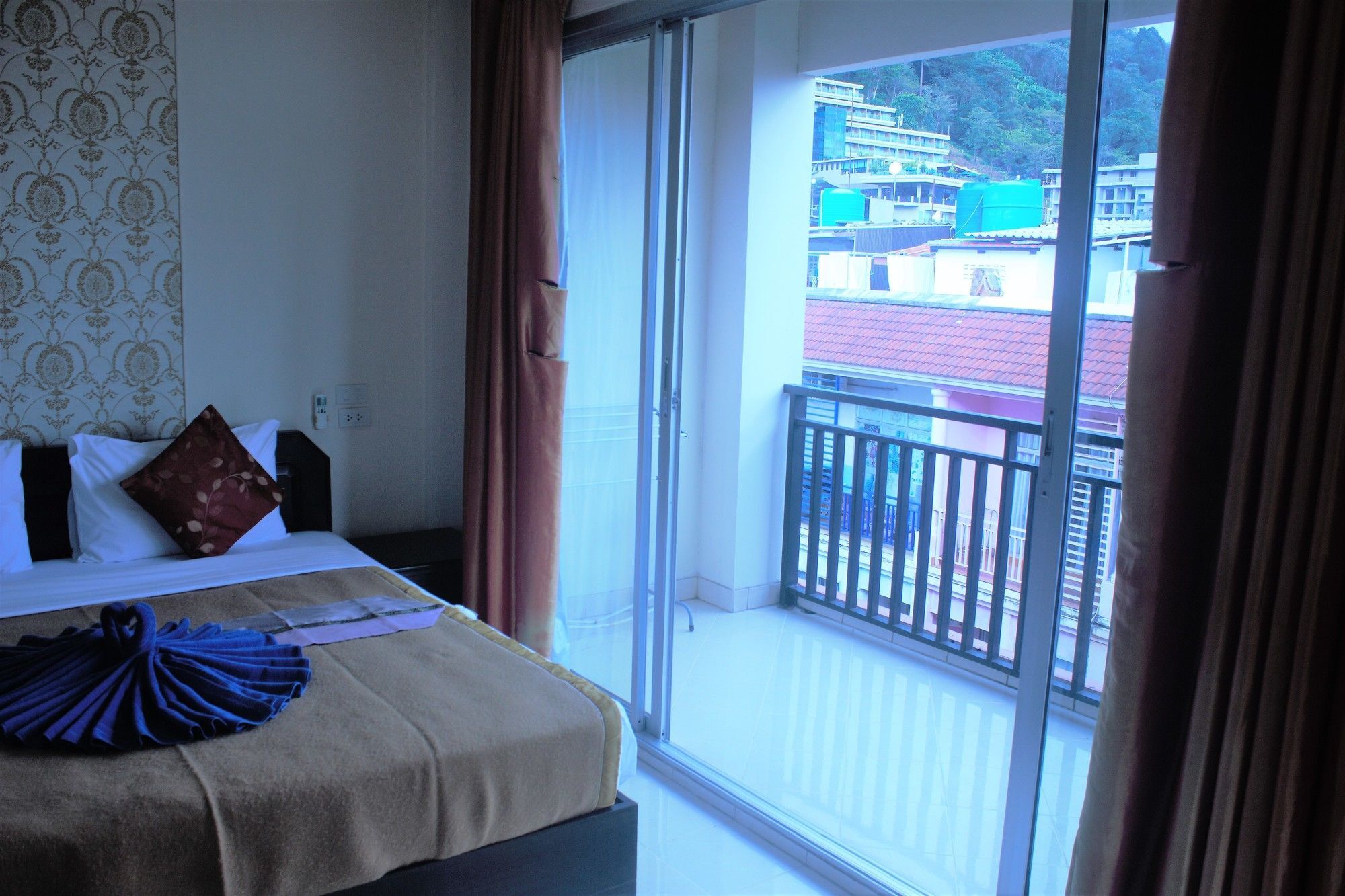 Ramaz Hotel Patong Exterior photo